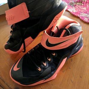 Nike Lebron’s Basketball Sneaker